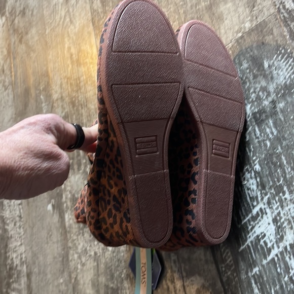 Toms Womens Kelsey Brown Suede Pull On Round Toe Chelsea Boots Shoes NWT - Picture 7 of 9